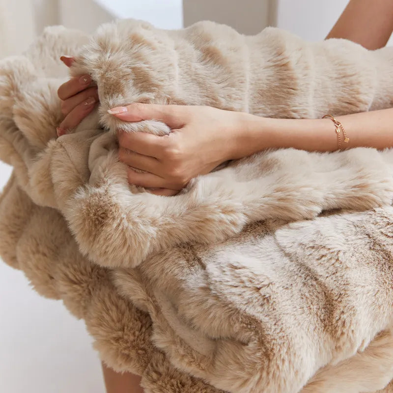 LuxeBurrow Faux-Fur Throw - KaveCore