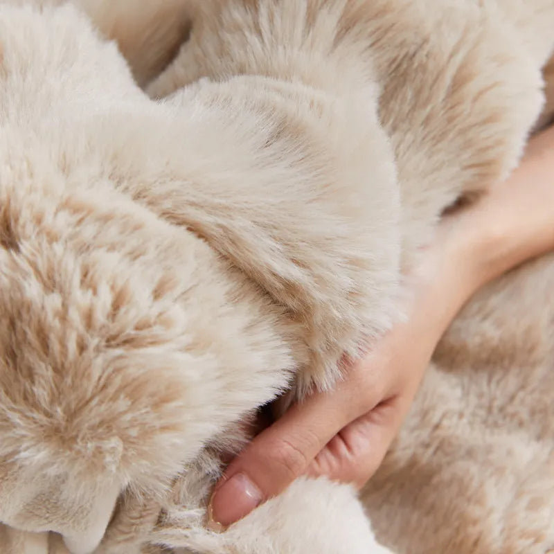 LuxeBurrow Faux-Fur Throw - KaveCore