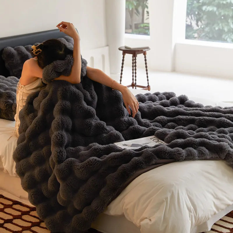 LuxeBurrow Faux-Fur Throw - KaveCore