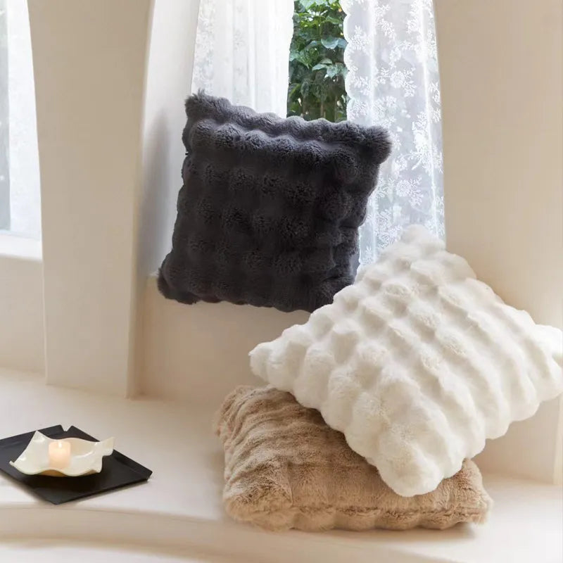 LuxeBurrow Faux-Fur Throw - KaveCore