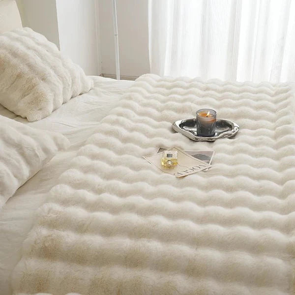 LuxeBurrow Faux-Fur Throw - KaveCore