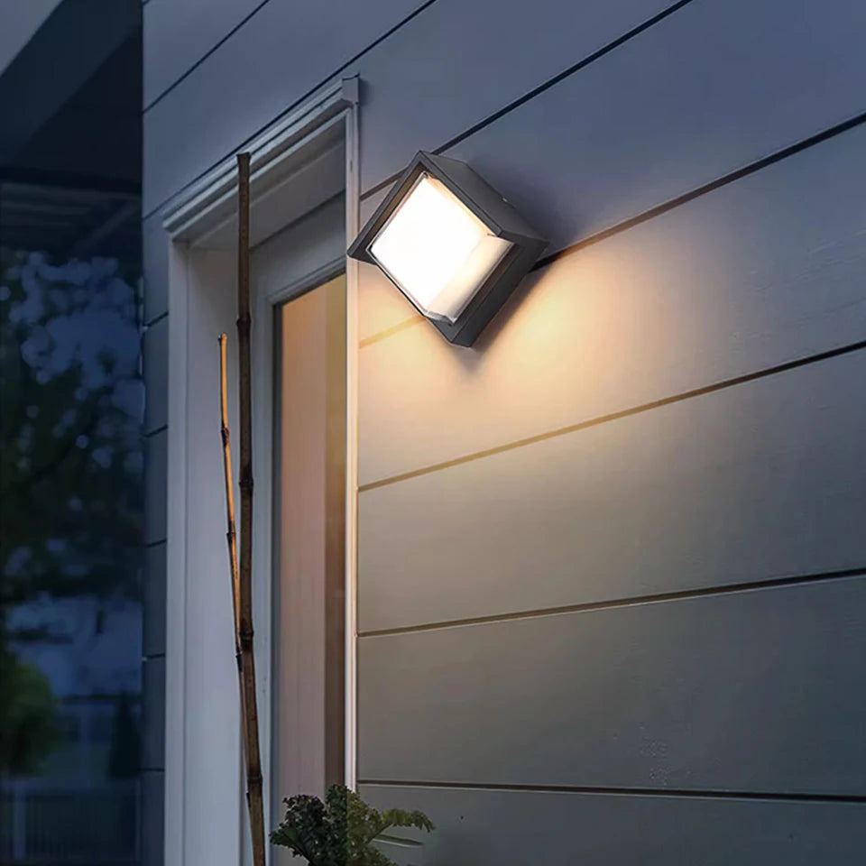 Squareline Wall Light (Motion Sensor) - KaveCore