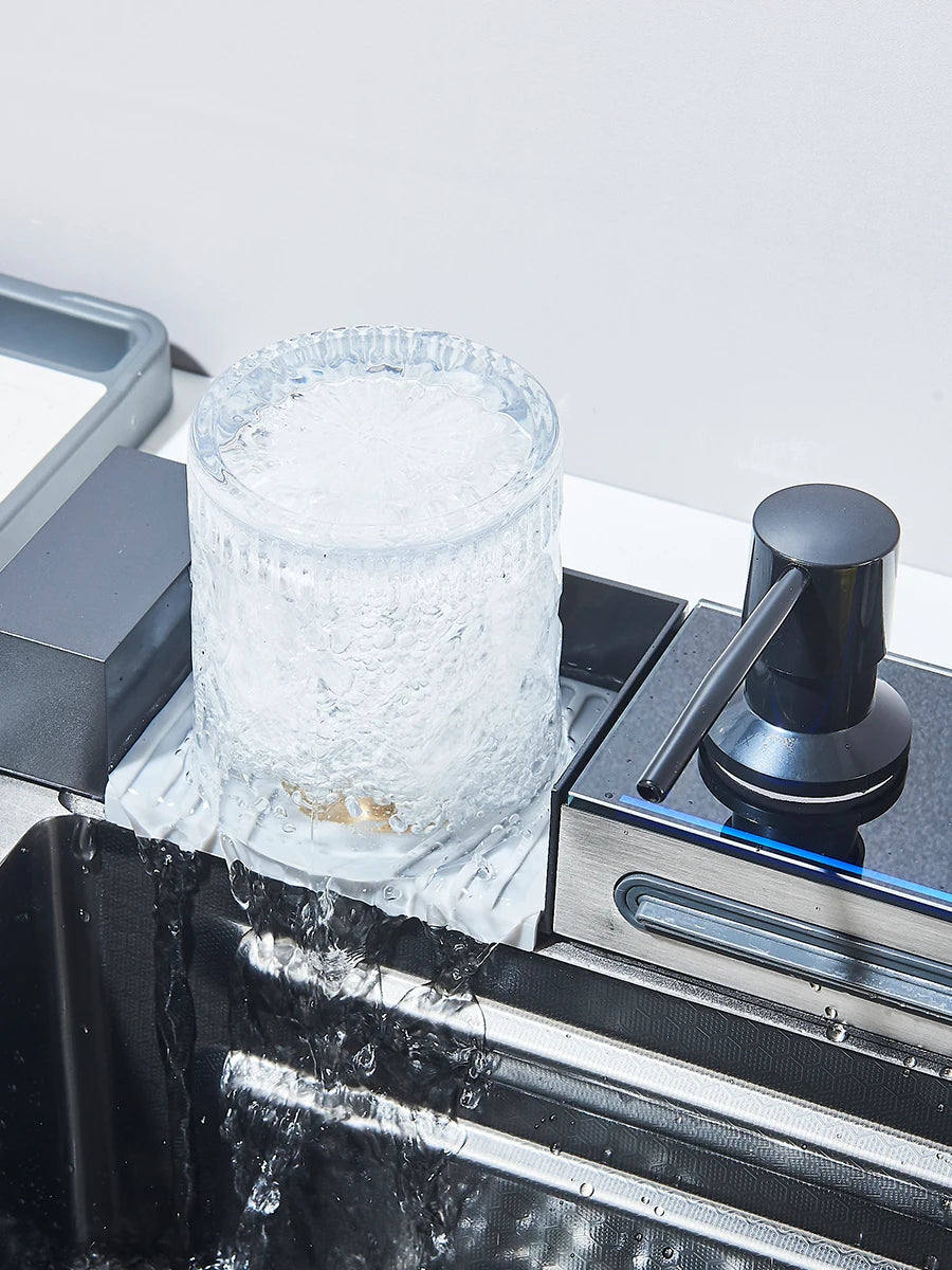 PureFlow Luxe Kitchen Sink & Digital Faucet | US - KaveCore