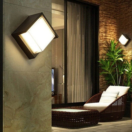 Squareline Wall Light (Motion Sensor) - KaveCore