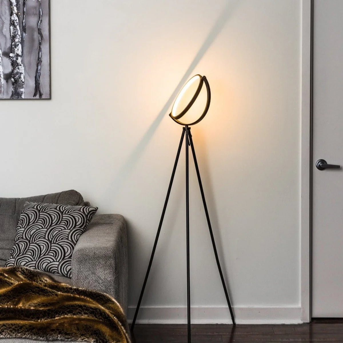 Solis Ring Floor Lamp - KaveCore