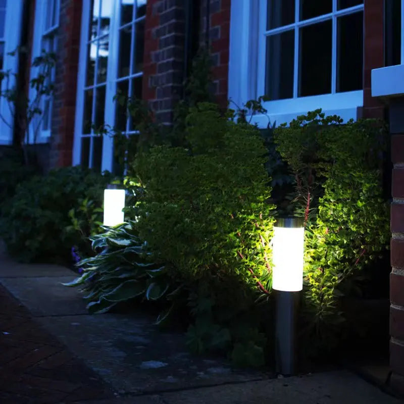 Lumari Sleek Solar Walkway Lamp - KaveCore