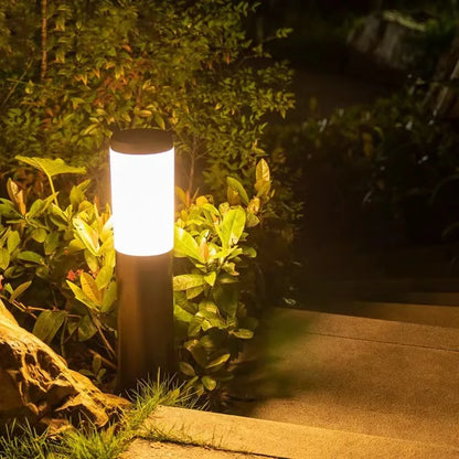 Lumari Sleek Solar Walkway Lamp - KaveCore