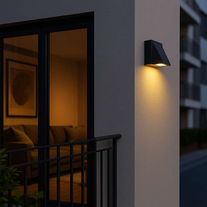 Astra Edge Wall Light - KaveCore