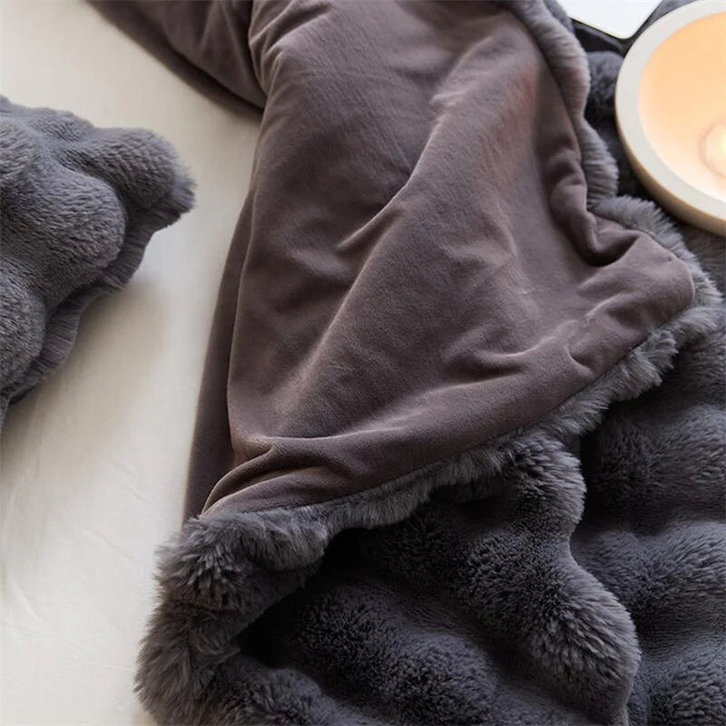 LuxeBurrow Faux-Fur Throw - KaveCore