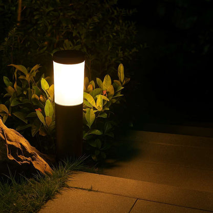 Lumari Sleek Solar Walkway Lamp - KaveCore