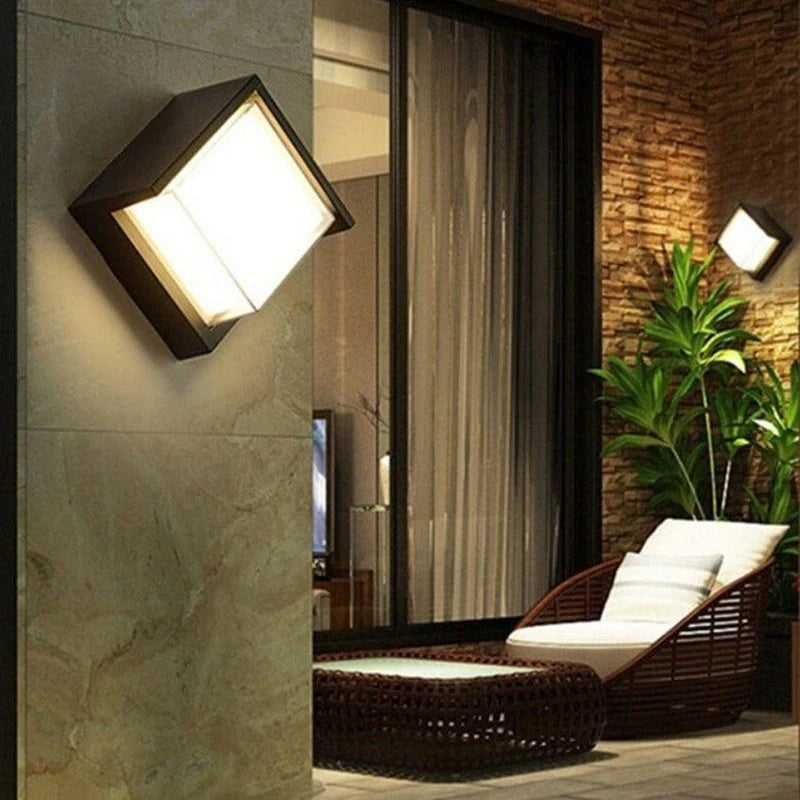 Squareline Wall Light (Motion Sensor) - KaveCore