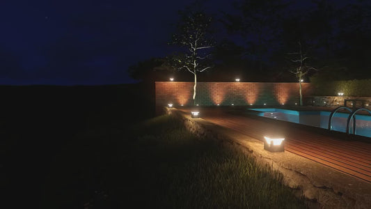 LumiSquare Solar Post